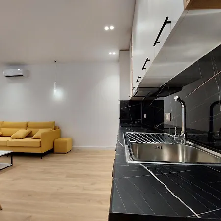 Luxury Blloku דירה טיראנה