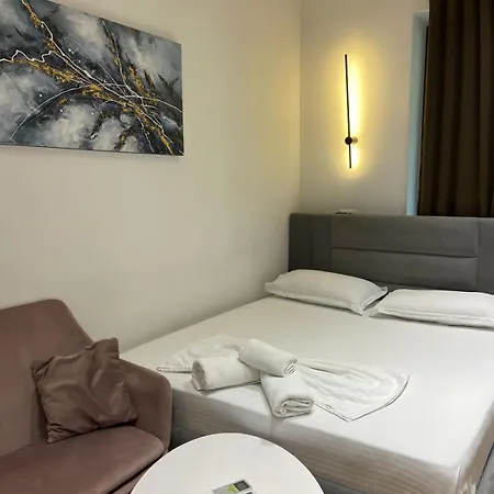 Luxury Blloku Apartman Tirana