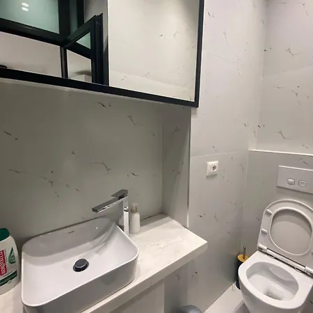 Luxury Blloku Apartman Tirana