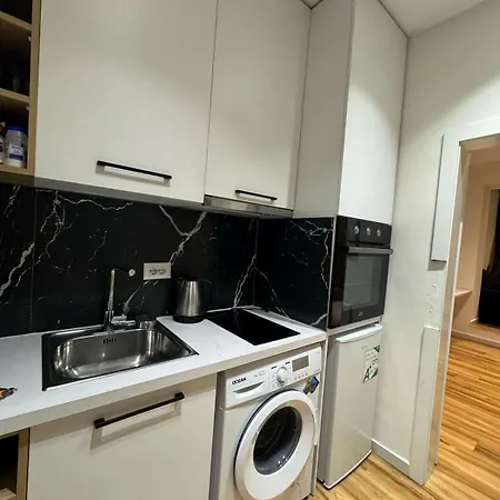 Luxury Blloku דירה טיראנה