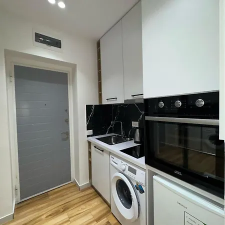 Luxury Blloku דירה