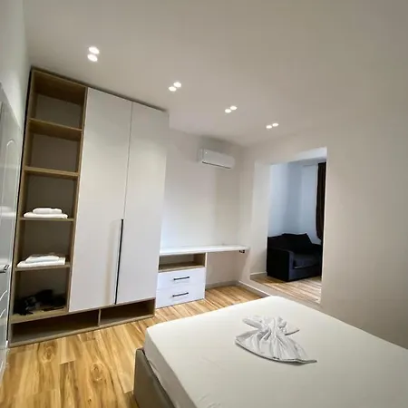 Luxury Blloku Apartmán *