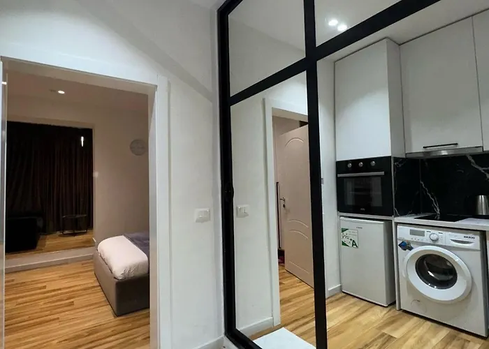 Luxury Blloku Τίρανα